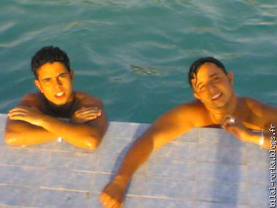ana ou sahbi f piscine